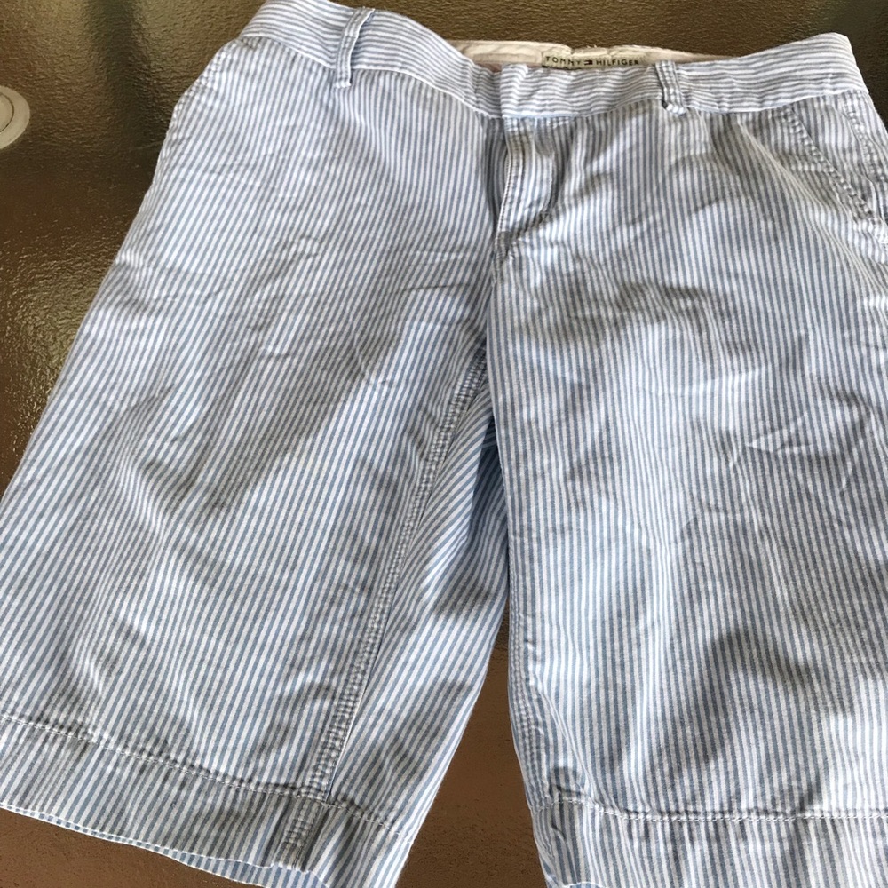 Tommy Hilfiger Bermuda shorts. Size 10. Ladies